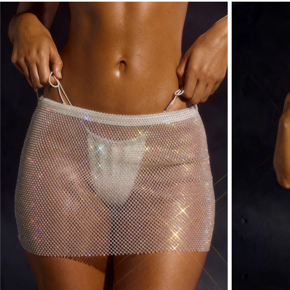 Low rise mini skirt cover up